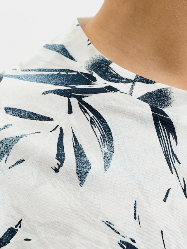 Jack & Jones Rundhalsshirt »JJHONOLULU AOP TEE SS CREW NECK« Baumwolle, regular fit