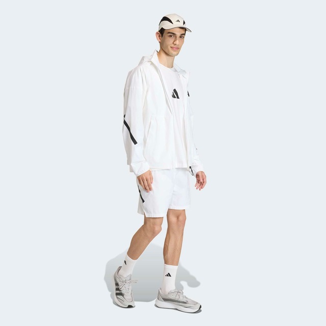 adidas Sportswear Shorts »ADIDAS Z.N.E. GEWEBT« mit lässigem Schnitt, aus Kunstfaser, normal-weite Form