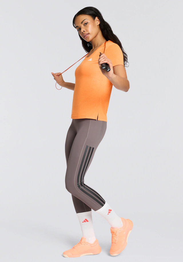 adidas Performance T-Shirt »ADIDAS WORKOUT ESSENTIALS MIT V-AUSSCHNITT« mit V-Ausschnitt, ohne Verschluss