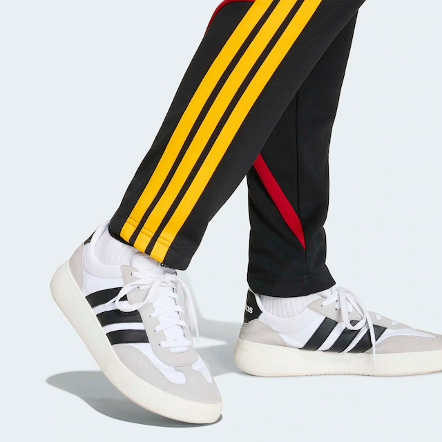 adidas Sportswear Sporthose »HOUSE OF TIRO COLORS OF, HOHER BUND, WEITES BEIN« mit normal-weiter Passform, ohne Verschluss