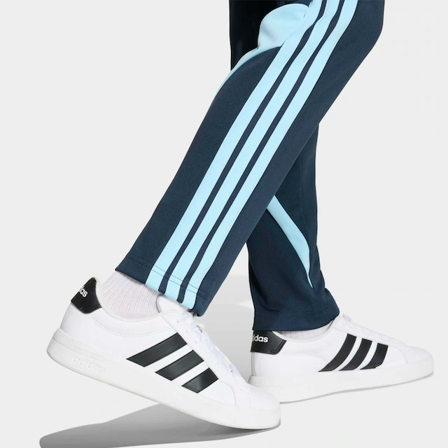 adidas Sportswear Sporthose »HOUSE OF TIRO COLORS OF, HOHER BUND, WEITES BEIN« mit normal-weiter Passform, ohne Verschluss