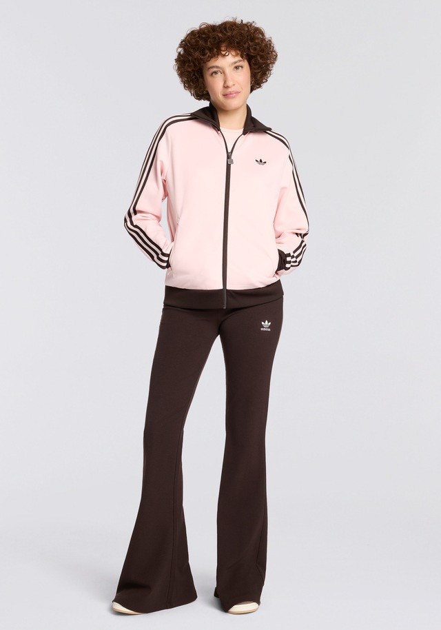 adidas Originals Trainingsjacke »CLASSIC TRACK« aus Baumwolle, reguläre Passform