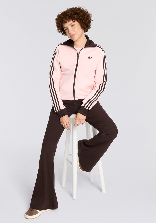 adidas Originals Trainingsjacke »CLASSIC TRACK« aus Baumwolle, reguläre Passform