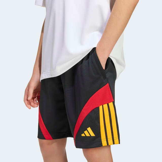 adidas Sportswear Shorts »HOUSE OF TIRO« Kinder Shorts, sportlicher Stil, mit Kordelverschluss
