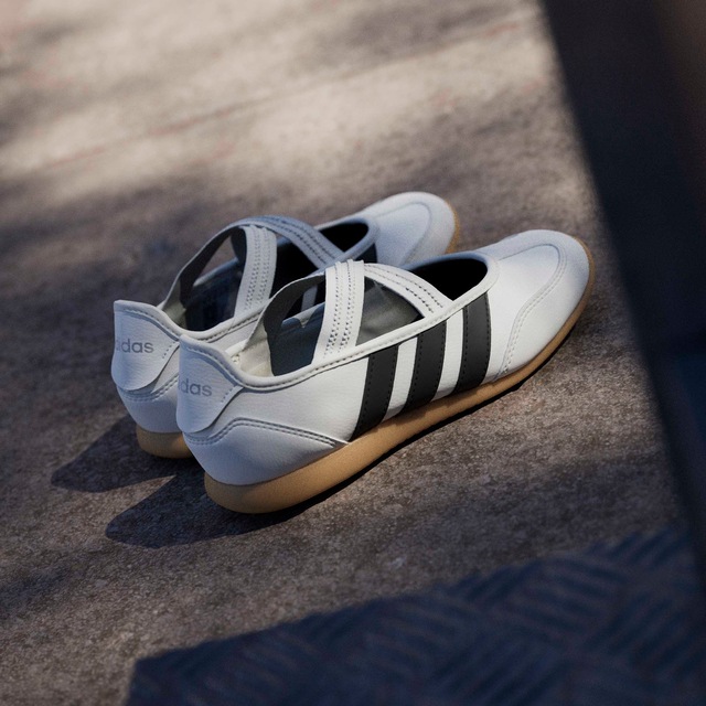 adidas Sportswear Sneaker Ballerinas »BARREDA MARY JANE KIDS« Design auf den Spuren des adidas Samba Mary Jane