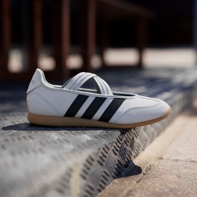 adidas Sportswear Sneaker Ballerinas »BARREDA MARY JANE KIDS« Design auf den Spuren des adidas Samba Mary Jane