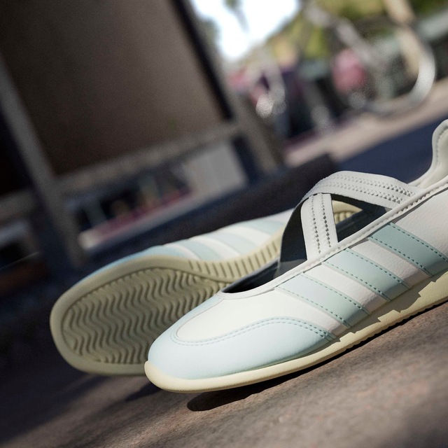 adidas Sportswear Sneaker Ballerinas »BARREDA MARY JANE KIDS« Design auf den Spuren des adidas Samba Mary Jane