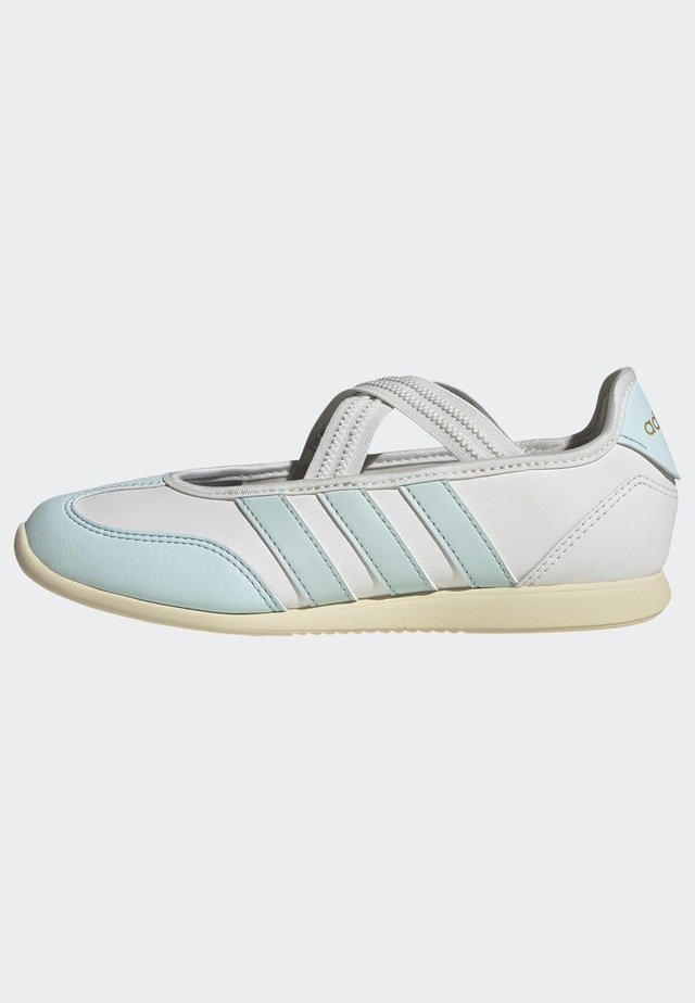 adidas Sportswear Sneaker Ballerinas »BARREDA MARY JANE KIDS« Design auf den Spuren des adidas Samba Mary Jane