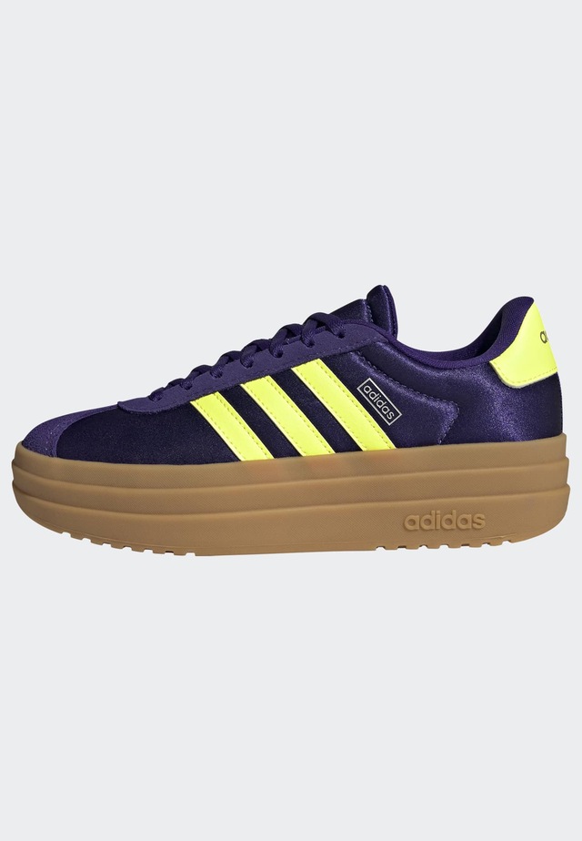adidas Sportswear Plateausneaker »VL COURT BOLD FÜR KINDER UND TEENS« Design auf den Spuren des adidas Gazelle Bold
