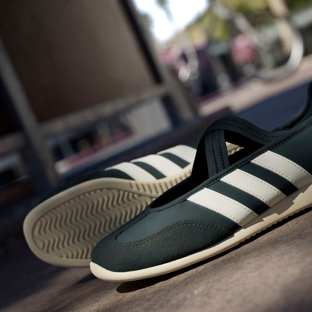 adidas Sportswear Sneaker Ballerinas »BARREDA MARY JANE« Design auf den Spuren des adidas Samba Mary Jane