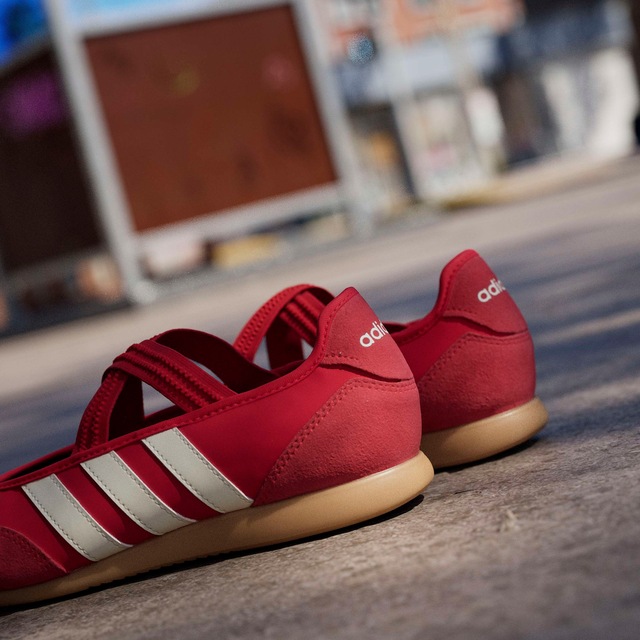 adidas Sportswear Sneaker Ballerinas »BARREDA MARY JANE« Design auf den Spuren des adidas Samba Mary Jane
