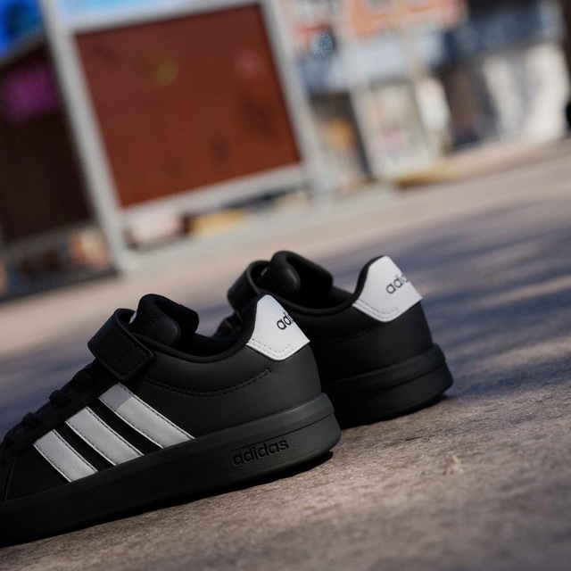 adidas Sportswear Sneaker »GRAND COURT 3.0 FÜR KINDER« mit Klettverschluss, für Kinder