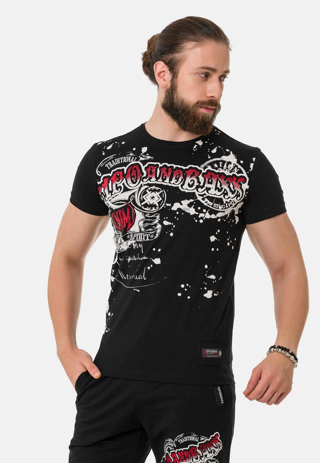 Cipo & Baxx T-Shirt »T-Shirt« mit Rundhalsausschnitt