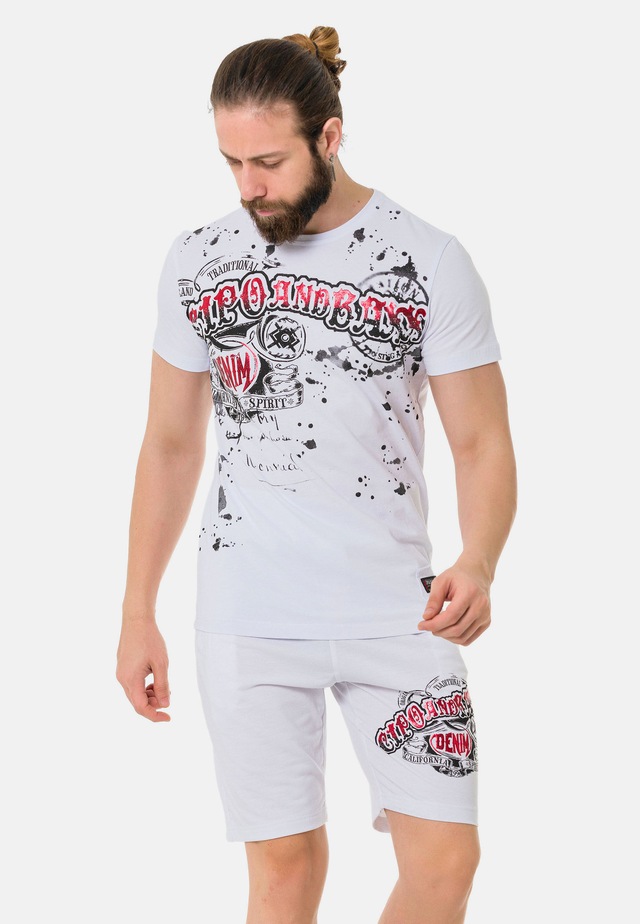Cipo & Baxx T-Shirt »T-Shirt« mit Rundhalsausschnitt