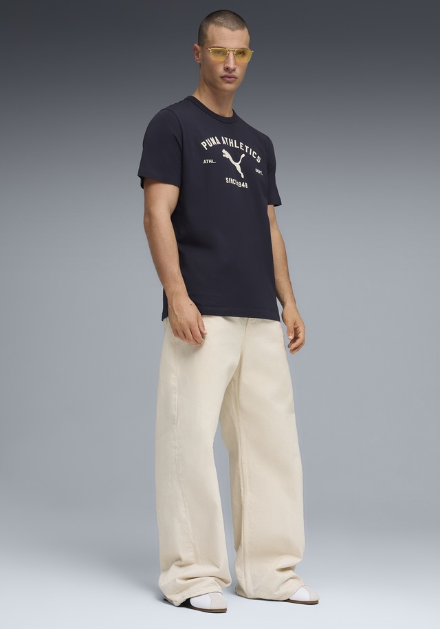 PUMA T-Shirt »CLASS GRAPHIC TEE« Regular Fit, Kurzarm, mit Rundhalsausschnitt, mit Print-Applikation