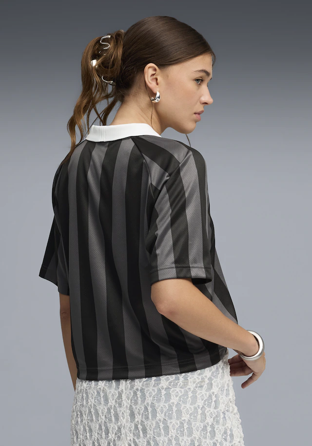 PUMA T-Shirt »ESS JERSEY« lockere Passform, Kurzarm, atmungsaktiv, mit V-Ausschnitt