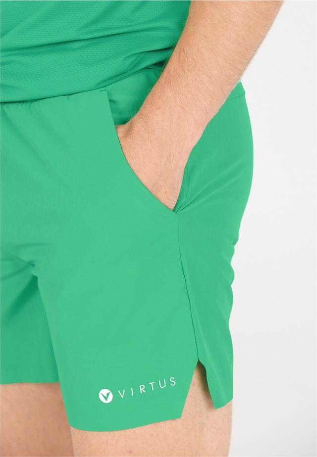 Virtus Shorts »Berk« mit Quick-Dry-Funktion