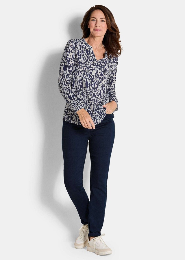 GOLDNER Kurzarmbluse »Elegantes Blusenshirt mit V-Ausschnitt« Schulterpasse mit Kräuselung