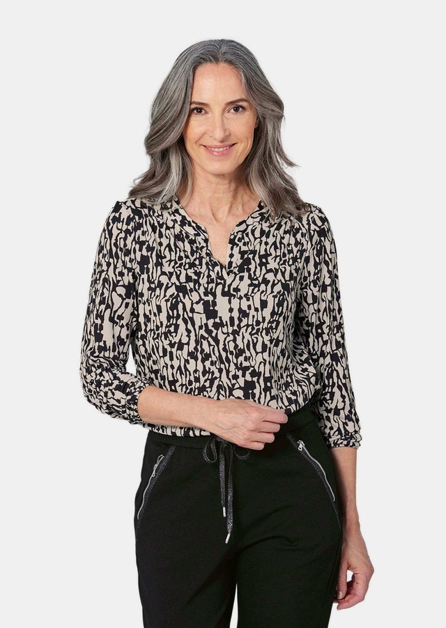 GOLDNER Kurzarmbluse »Elegantes Blusenshirt mit V-Ausschnitt« Schulterpasse mit Kräuselung