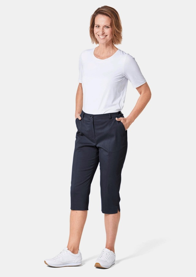 GOLDNER Caprihose »Kurzgröße Sportive Capri-Hose aus trageangenehmen Satin« Perfekt sitzende und anschmiegsame Pasform
