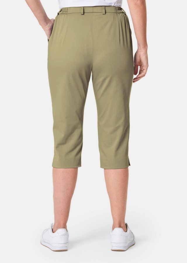 GOLDNER Caprihose »Kurzgröße Sportive Capri-Hose aus trageangenehmen Satin« Perfekt sitzende und anschmiegsame Pasform