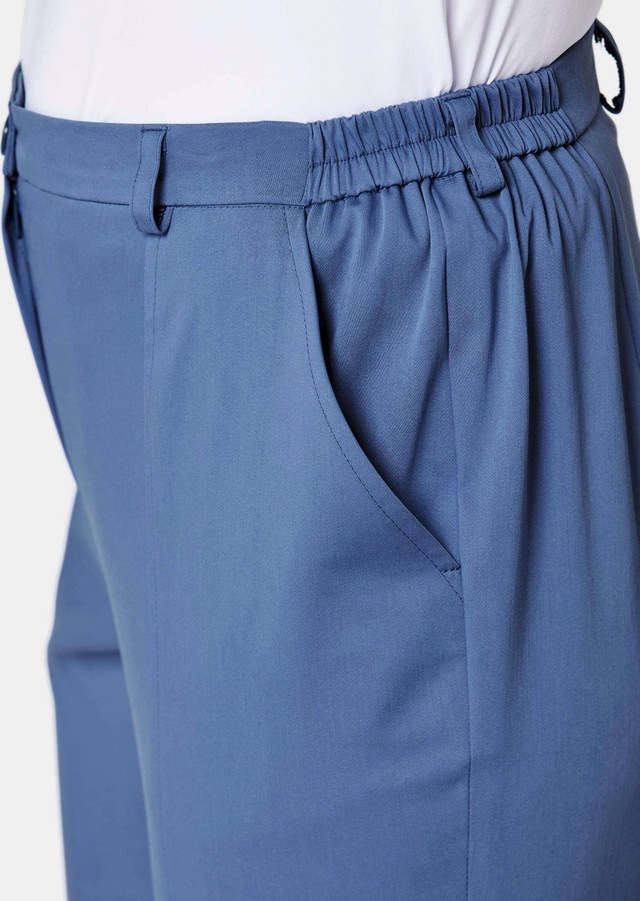 GOLDNER Caprihose »Kurzgröße Sportive Capri-Hose aus trageangenehmen Satin« Perfekt sitzende und anschmiegsame Pasform