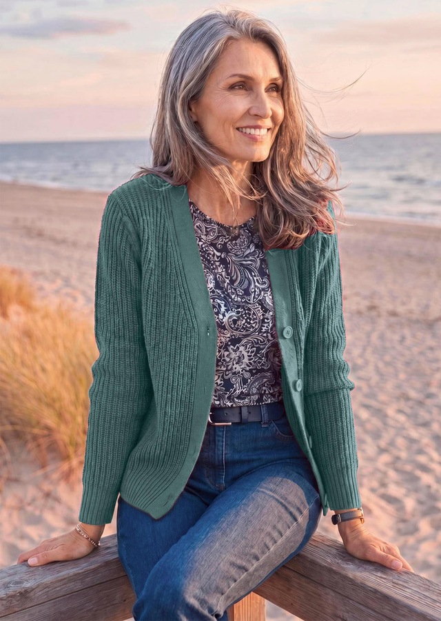 GOLDNER Strickjacke »Elegante Strickjacke mit V-Ausschnitt« Hochwertige Strickminderungen
