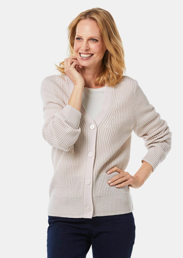 GOLDNER Strickjacke »Elegante Strickjacke mit V-Ausschnitt« Hochwertige Strickminderungen