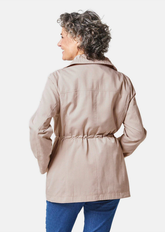 GOLDNER Blouson »Kurzgröße Longjacke aus fein strukturierter Ware« modisches, gestreiftes Innenfutter