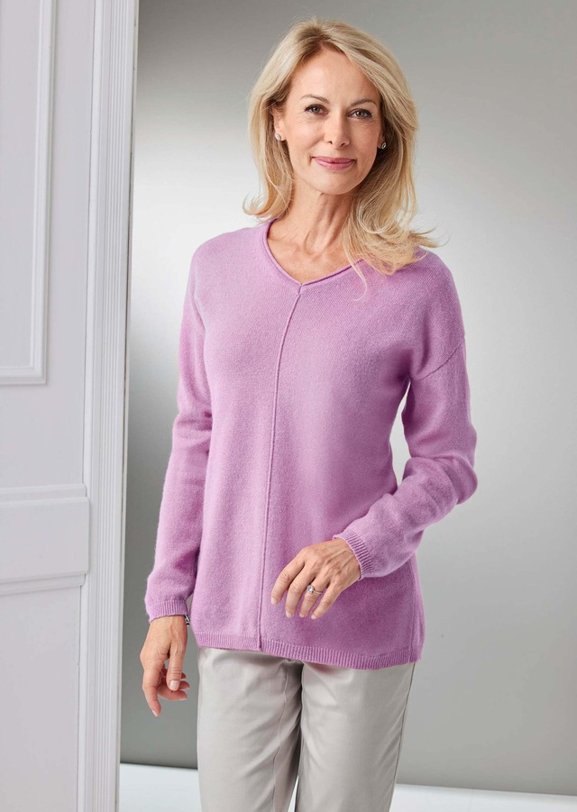GOLDNER Strickpullover »Kurzgröße Basicpullover mit V-Ausschnitt« Aufwendig in Form gestrickt