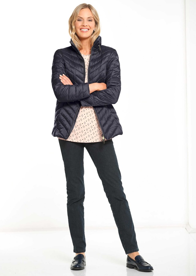 GOLDNER Steppjacke »Kurzgröße Leichte Steppjacke in knitterarmer Ware« Leichte Wattierung mit Diagonalstepp