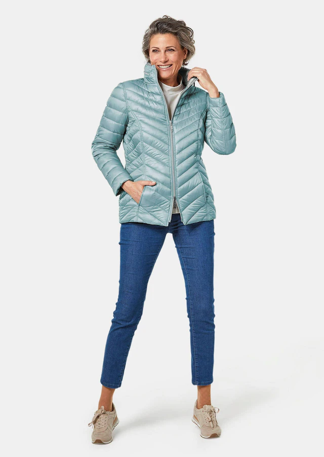 GOLDNER Steppjacke »Kurzgröße Leichte Steppjacke in knitterarmer Ware« Leichte Wattierung mit Diagonalstepp