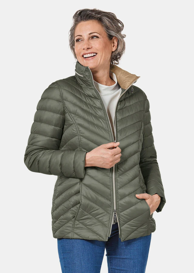 GOLDNER Steppjacke »Kurzgröße Leichte Steppjacke in knitterarmer Ware« Leichte Wattierung mit Diagonalstepp