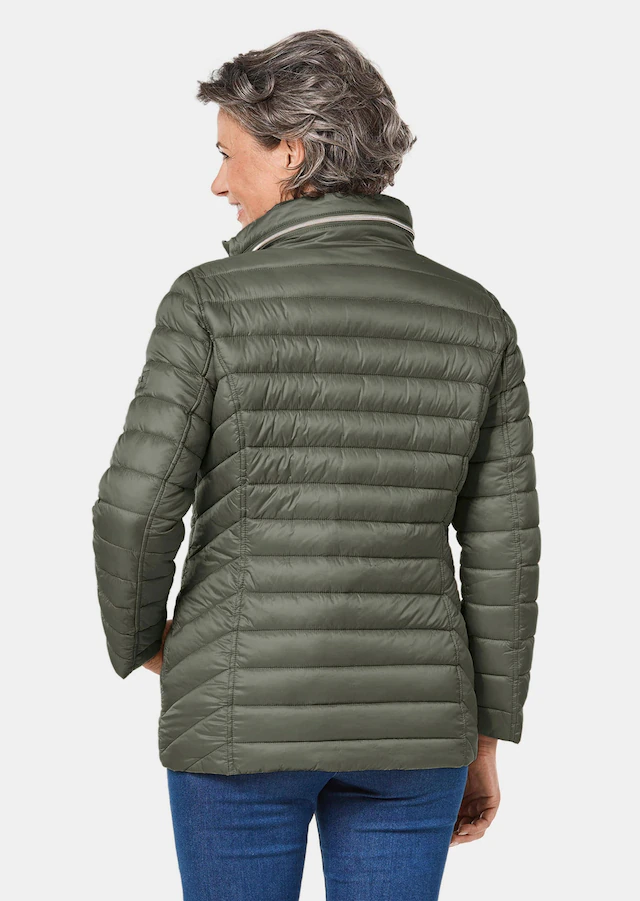 GOLDNER Steppjacke »Kurzgröße Leichte Steppjacke in knitterarmer Ware« Leichte Wattierung mit Diagonalstepp