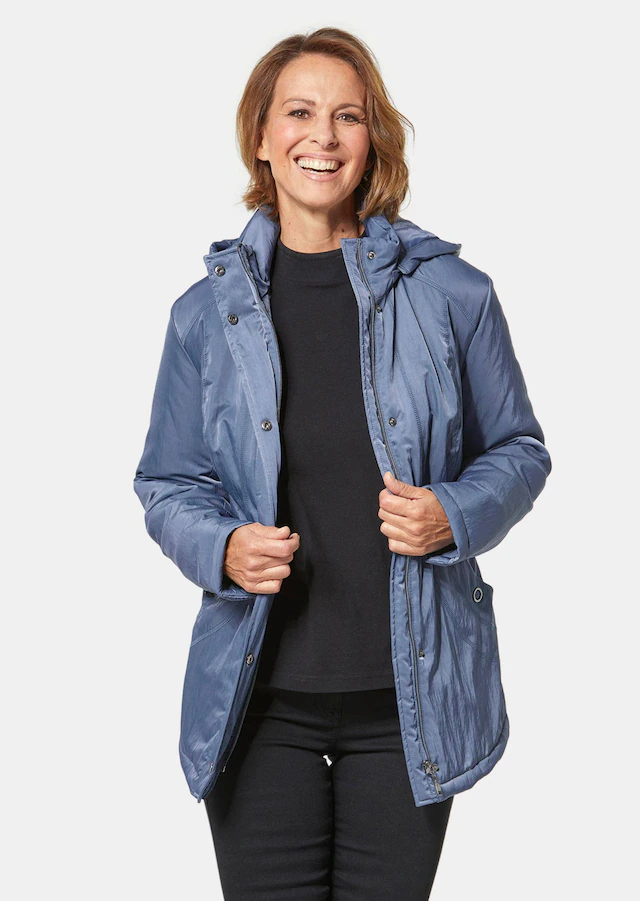 GOLDNER Winterjacke »Kurzgröße Jacke mit Kapuze in dezenter Crashstruktur« Warmes Steppfutter