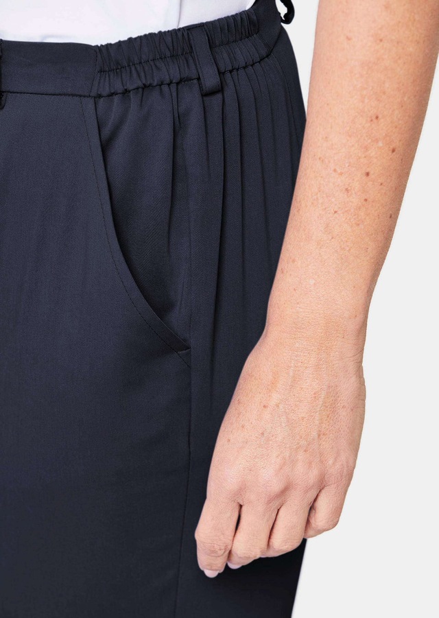 GOLDNER Stoffhose »Sportive Hose Anna aus trageangenehmen Satin« Perfekt sitzende und anschmiegsame Passform