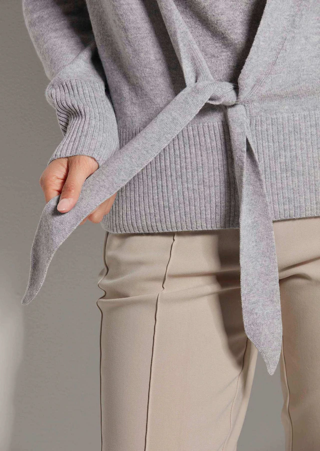 MADELEINE Strickjacke »Strickjacke Kaschmirstrickjacke mit V-Ausschnitt«
