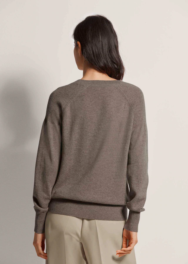 MADELEINE Longpullover »Pullover Kaschmirpullover mit V-Ausschnitt« Edles Maschenbild
