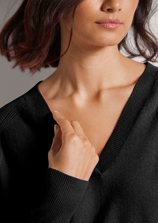 MADELEINE Longpullover »Pullover Kaschmirpullover mit V-Ausschnitt« Edles Maschenbild