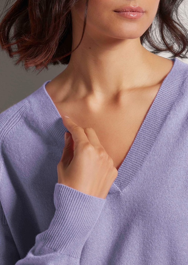MADELEINE Longpullover »Pullover Kaschmirpullover mit V-Ausschnitt« Edles Maschenbild