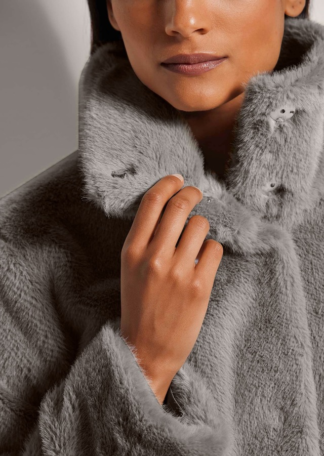 MADELEINE Kurzjacke »Jacke Webpelz-Kurzjacke mit Stehkragen« Stehkragen