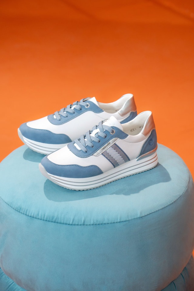 Remonte Plateausneaker Halbschuh, Schnürschuh mit Metallicdetails und Softfußbett
