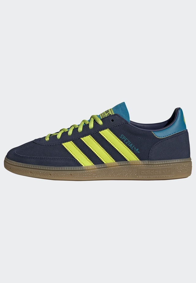 adidas Performance Sneaker »HANDBALL SPEZIAL« Deutschland, Spanien, Italien, Argentinien, Japan, Jamaika, Mexiko, WM 2026 Edition (Länderschuhe)