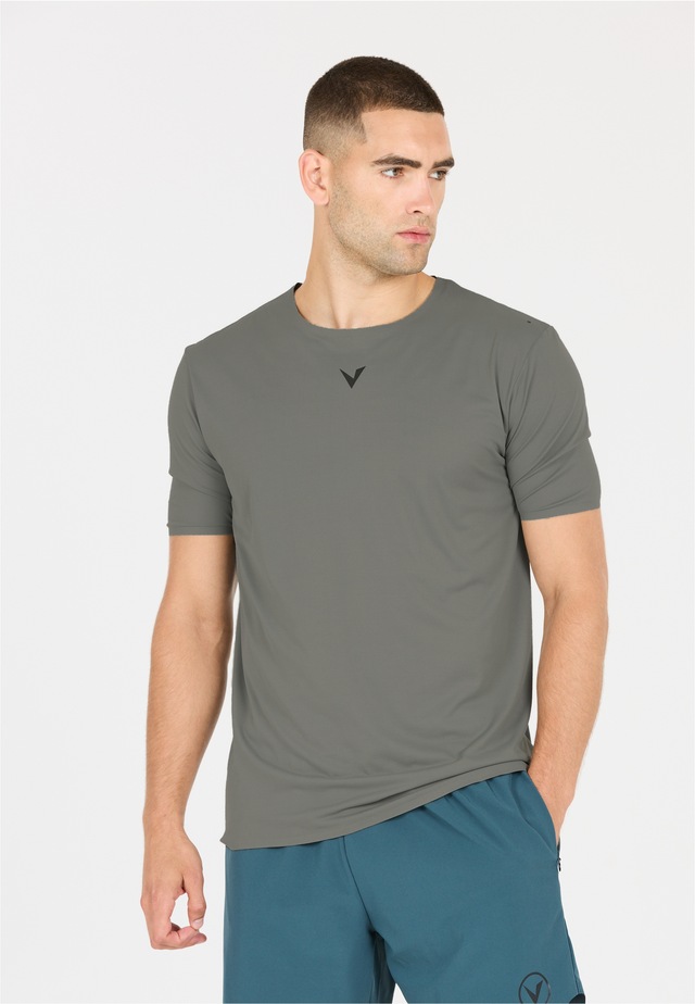 Virtus Funktionsshirt »Ayaan« mit 4-Wege-Stretch