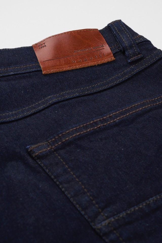 bugatti 5-Pocket-Jeans »Regular Fit« aus Authentic Denim mit Stretch-Komfort