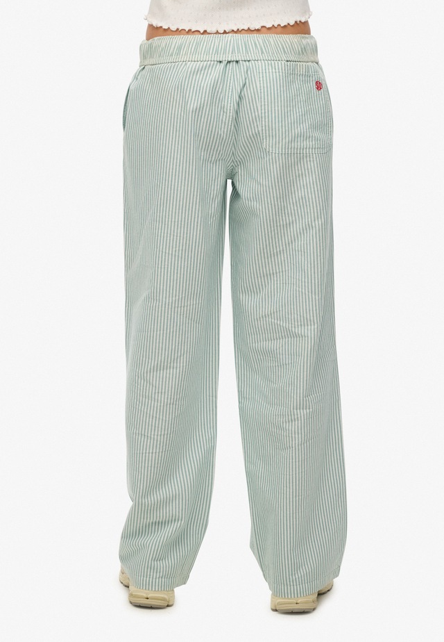 Superdry Cargohose »COTTON STRIPE ELASTIC TROUSER« aus Baumwolle und Jersey, Relaxed Fit, gestreifte Optik