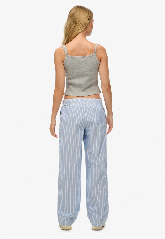 Superdry Cargohose »COTTON STRIPE ELASTIC TROUSER« aus Baumwolle und Jersey, Relaxed Fit, gestreifte Optik