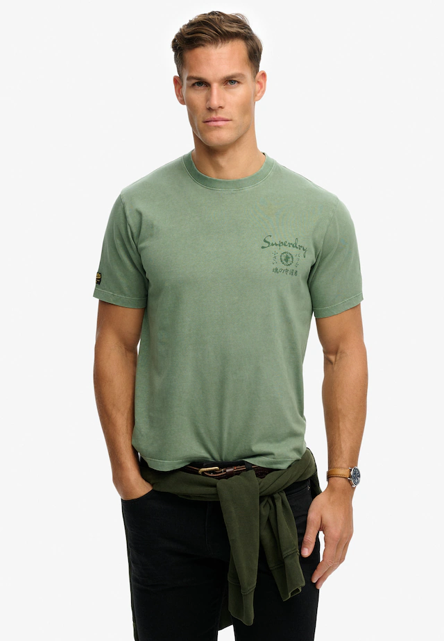 Superdry Rundhalsshirt »TOKYO NARRATIVE LOOSE TEE« mit coolem Tattoo-Print
