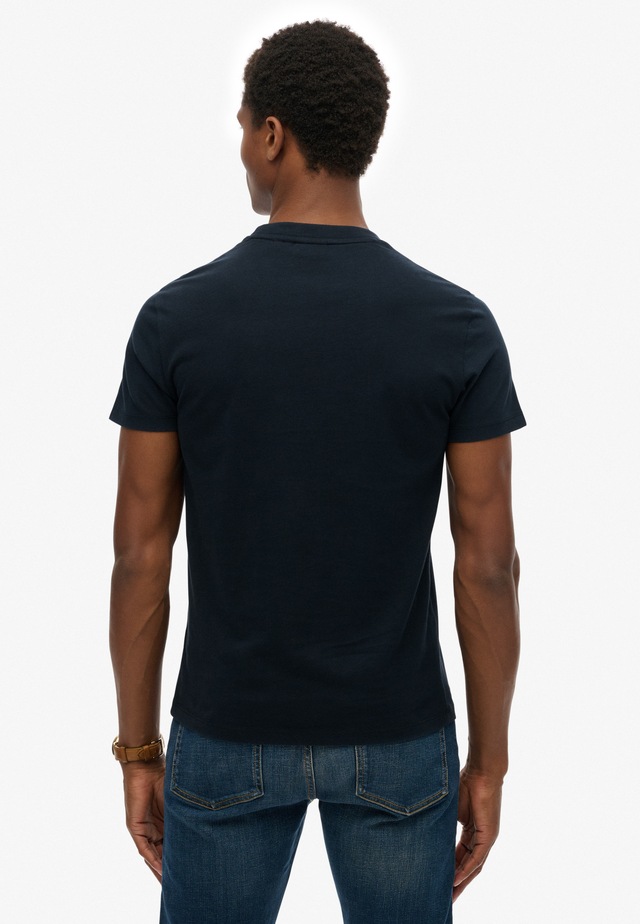 Superdry Rundhalsshirt »ESSENTIAL CONTRAST EMB TEE« Slim Fit, Kurzarm, normal geschnitten, mit Druck, aus Baumwolle