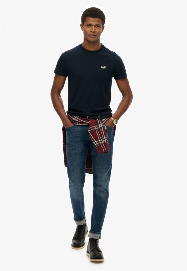 Superdry Rundhalsshirt »ESSENTIAL CONTRAST EMB TEE« Slim Fit, Kurzarm, normal geschnitten, mit Druck, aus Baumwolle